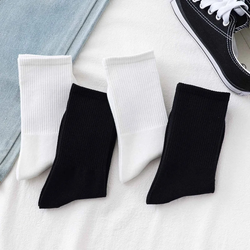 5 Pairs Men Crew Socks Black And White Middle Tube Streetwear Soft Breathable Cotton Casual 24
