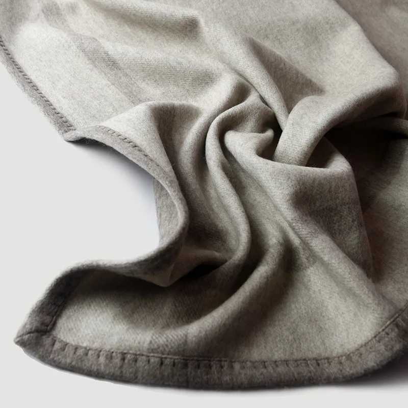 Flat weave wool blanket double-sided jacquard 200X150CM large-sized long raincoat suitable for womens warm pants thick blanket packaging W240810