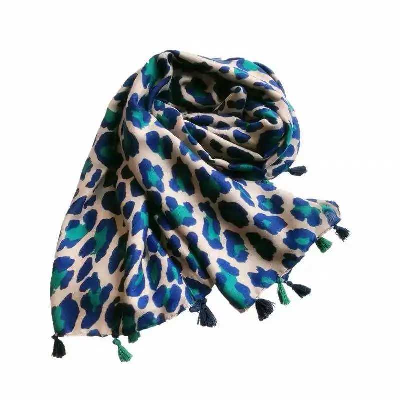 2022 designer brand Autumn luxury gray womens wild leopard print shawl womens long shawl shl thin brown fashionable long shawl W250118