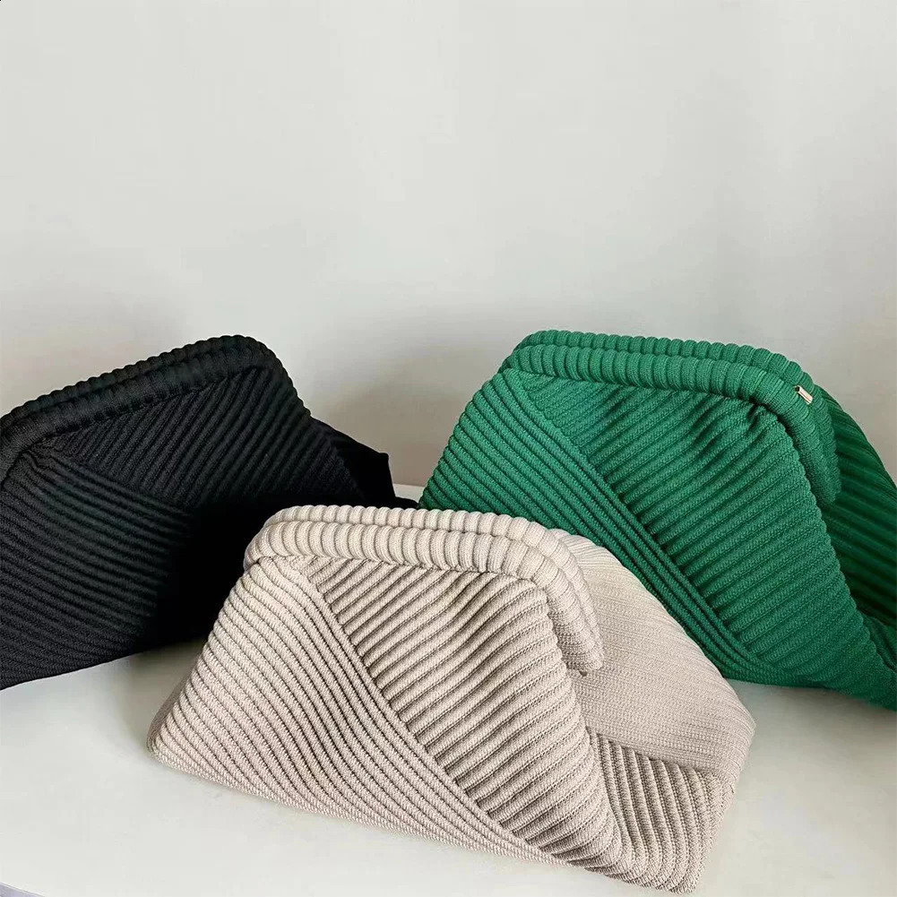 Women Evening Clutch Bag Corduroy Evening Purse Large Capacity Stylish Crossbody Bag Chain Strap Chic Hobo Bag Trendy Sling Bag 240812