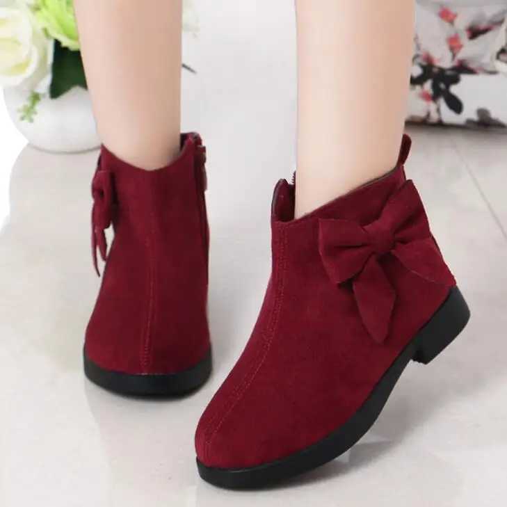 2024 Girls Fashion Boots Leather Sports Shoes Childrens Warm Boots Fashion Soft soled Princess Snow Boots Childrens Sports Shoes W240810