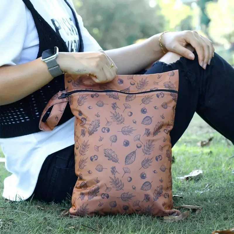 HappyFluent New Fashion Printing 26 * 36CM Waterproof Washable Cart Urine Bag Mom Handbag Beach and Tourism W240812