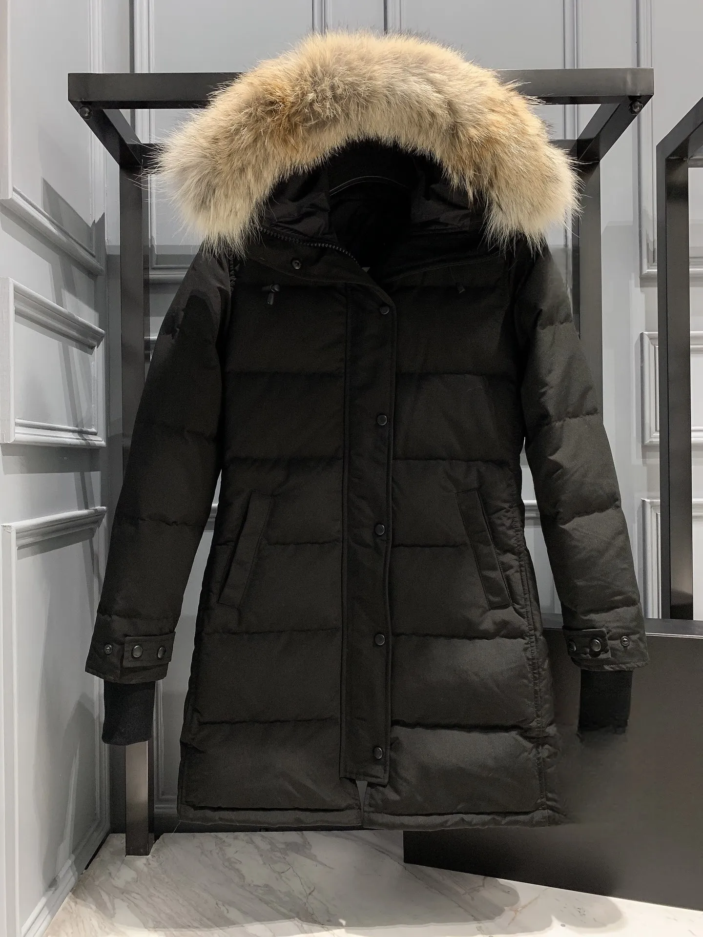 Designer Womens Down Jacket Fashion Brand Shelburne Long Coat Large Pocket Fur Collar Thermal Top Female autumn and winter Large Clothing Coats