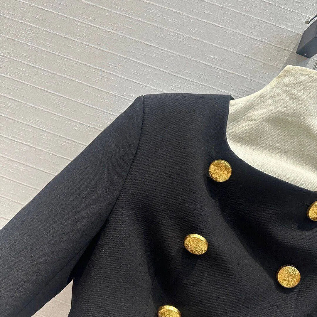 autumn fashion gold button short n jacket womens Oneck long sleeved elegant and chic slim fit 240808