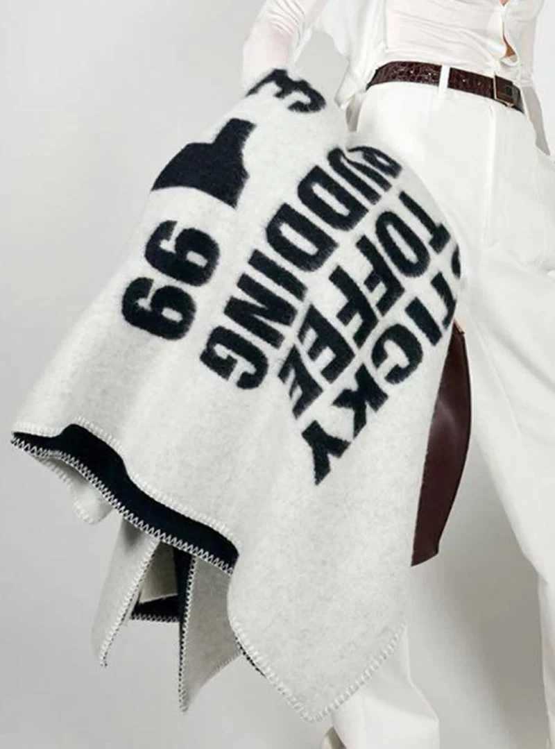 Letter Green Ponchos Cape Scarf Womens Thick Knitted Wool Scarf Coat Winter Warm Shawl Bag Size Up W240810