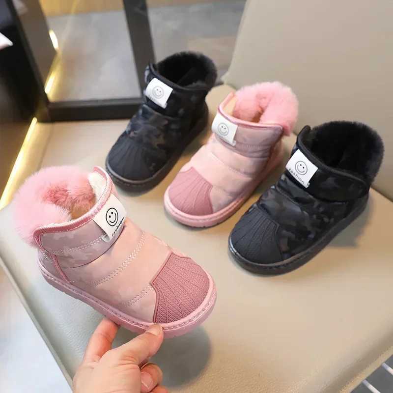 New 2024 Winter Childrens Leather Waterproof Snow Boots for Boys and Girls Fashionable Anti slip Childrens Plush Warm Boots Baby Cotton Shoes W240810