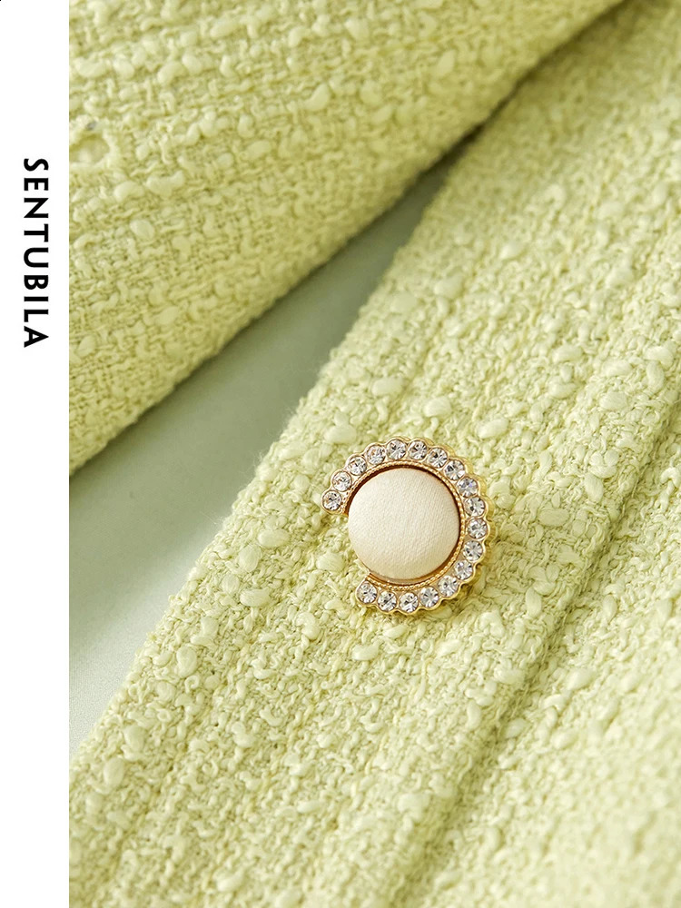 SENTUBILA Cropped Tweed Jackets for Women Spring Autumn Elegant Round Neck Female Long Sleeve Straight Outerwear 141W53349 240812