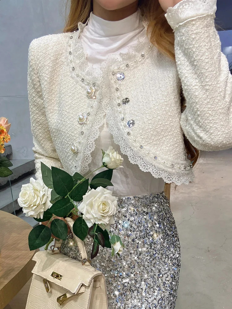 Dabuwawa Tweed Winter Coat Women Edible Tree Fungus Lace Rivet Short Jacket Light Weight Fancy Suiting Christmas DM1COT015 240812
