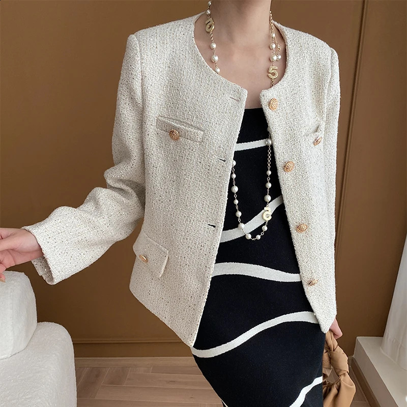 Elegant Short Woven Tweed Sequined Jacket Women Trend Classic O-neck Single Breasted Wool Blend Coats Spring Autumn 240812