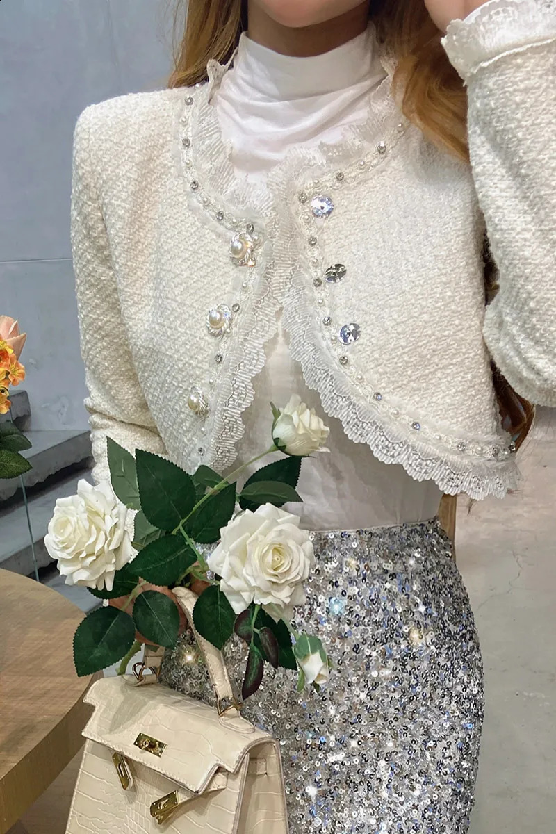 Dabuwawa Tweed Winter Coat Women Edible Tree Fungus Lace Rivet Short Jacket Light Weight Fancy Suiting Christmas DM1COT015 240812