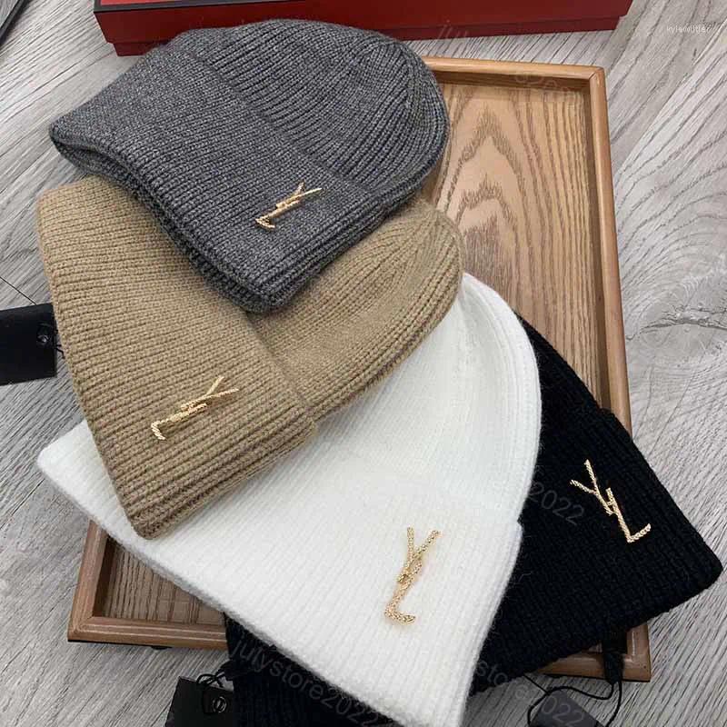 Beanies Designer Knitted Hat Beanie Cap For Mens Women Fashion Letter Gold Snake S Brooch Casual Hats Winter Wool Cashmere Bonnets Caps