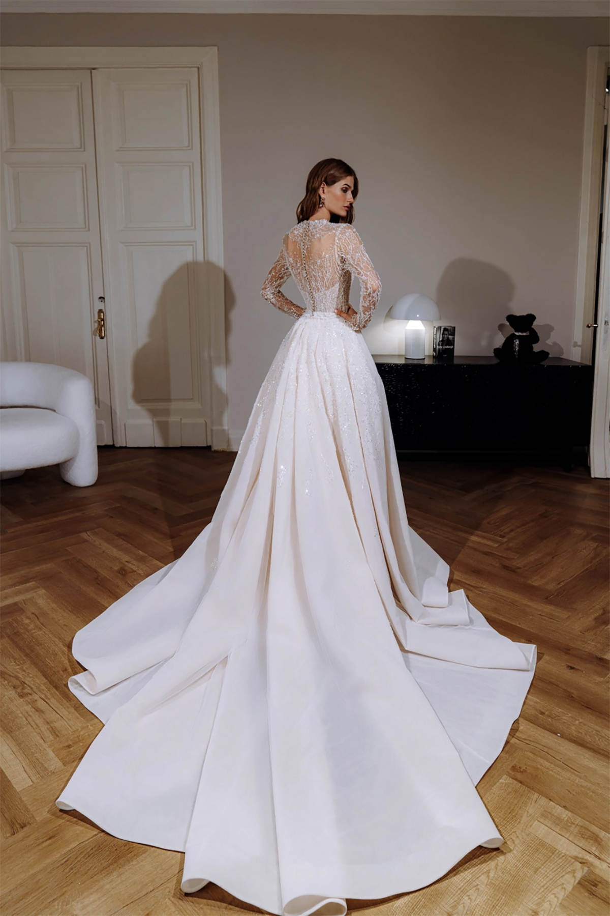 Exquisite Mermaid Wedding Dress Beaded Sequins Beading O Neck Bride Gowns Ruched Detachable Sweep Train Satin Bridal Dresses
