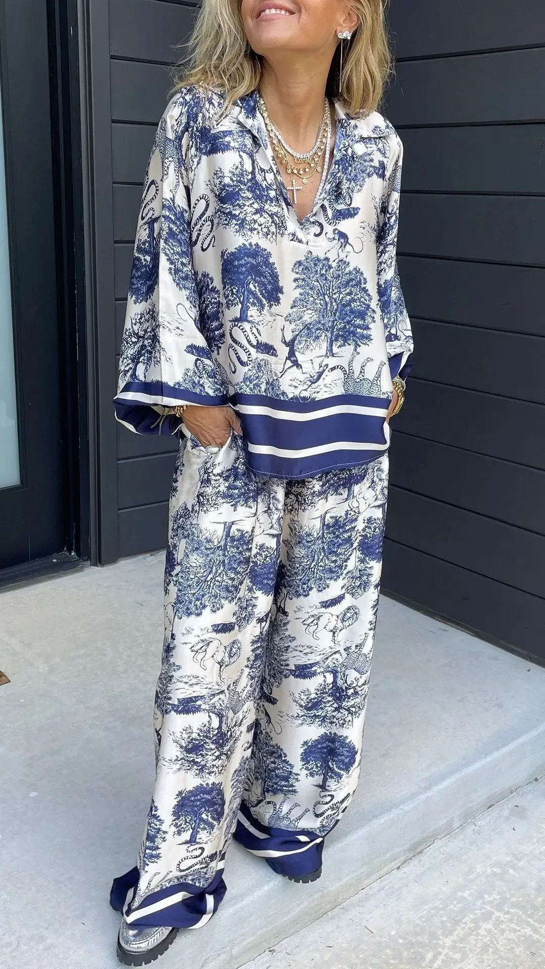 Summer Fashion Ink Print Two Piece Set Women Causal V-neck Shirt Wide Leg Pants Satin Two Piece Set Women 240812