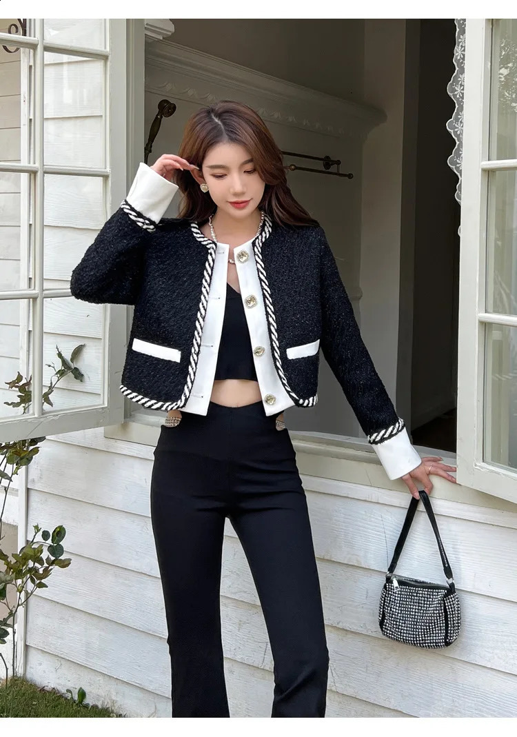 French Heavy Industry Rhinestone Single breasted Small Fragrance Coat Womens Autumn Splicing Contrast Color Thick Tweed Jacket 240812