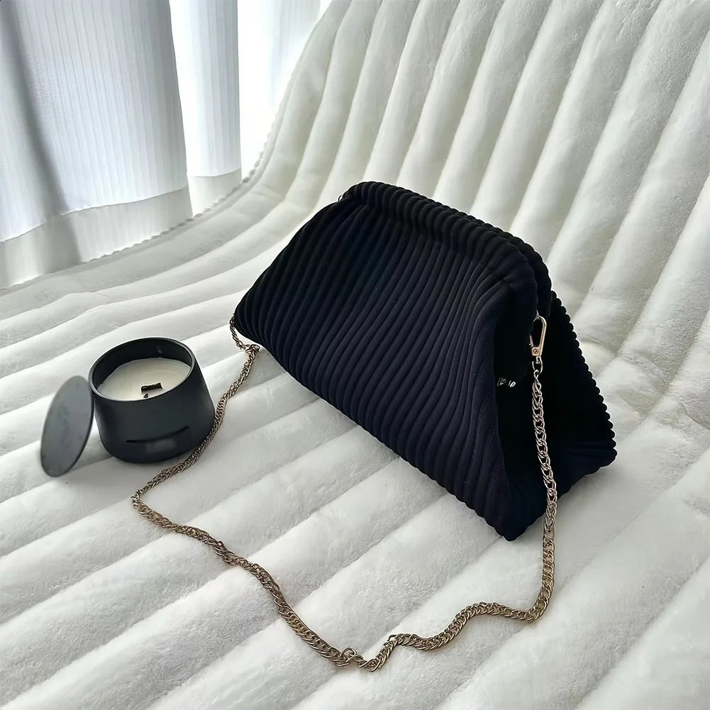 Women Evening Clutch Bag Corduroy Evening Purse Large Capacity Stylish Crossbody Bag Chain Strap Chic Hobo Bag Trendy Sling Bag 240812