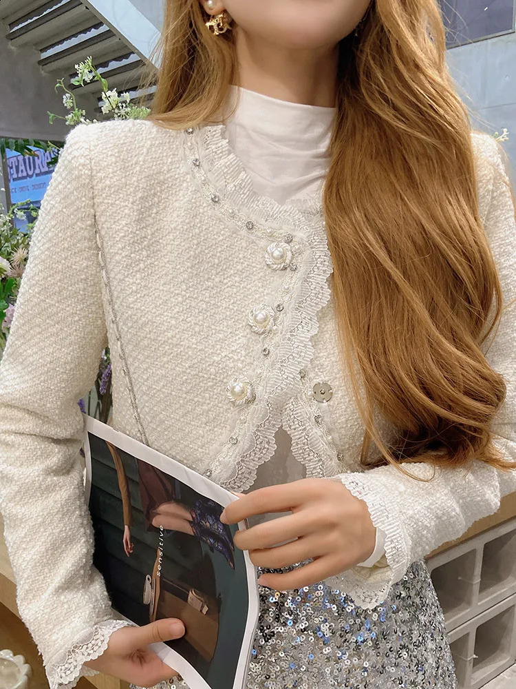 Dabuwawa Tweed Winter Coat Women Edible Tree Fungus Lace Rivet Short Jacket Light Weight Fancy Suiting Christmas DM1COT015 240812
