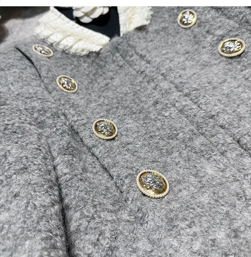 French Lace Splicing Coarse Tweed Small Fragrant Short Coat for Women Spring and Autumn Style Double breasted Grey Jackets 240812