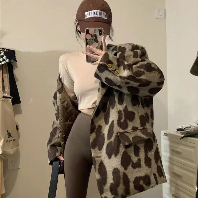 Womens Autumn and Winter American Style Short Leopard Print Tweed Blazer Retro Casual Solid Color Loose Printed Tweed Jacket 240812