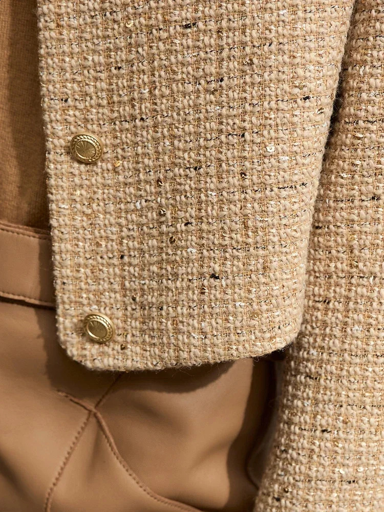 AMII Tweed Coat For Women Retro Autumn Socialite Temperament Fragrant Wind Bead Lapel Box Type Short Tops Lady 12323103 240812