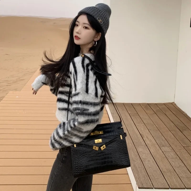 Womens Black Gothic Pullover Knitted Sweater Harajuku Korean 90s Y2k Long Sleeves Jumper Striped Sweaters Vintage 2000s Clothes 240812