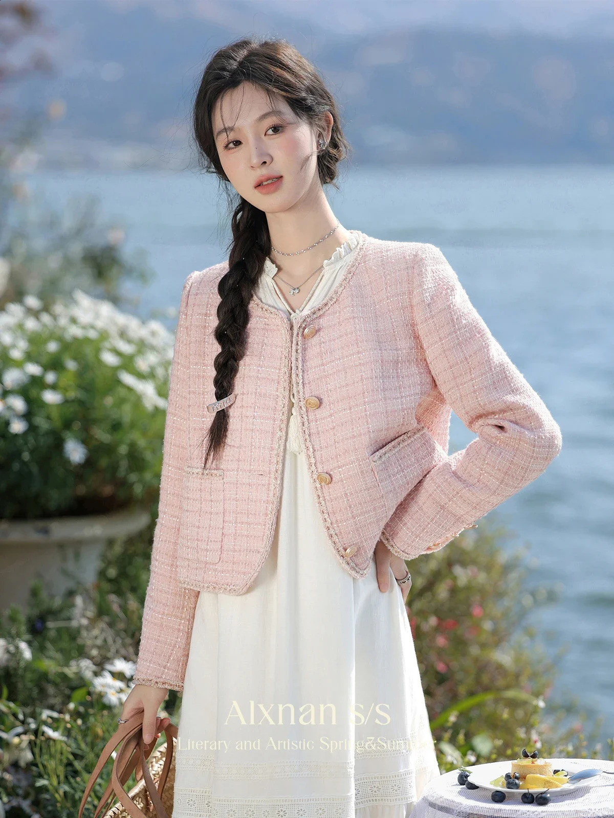 ALXNAN Light Pink Gentle Cropped Tweed Jacket Woman Autumn Winter Round Neck Straight Long Sleeve Jacket Coat L33622 240812