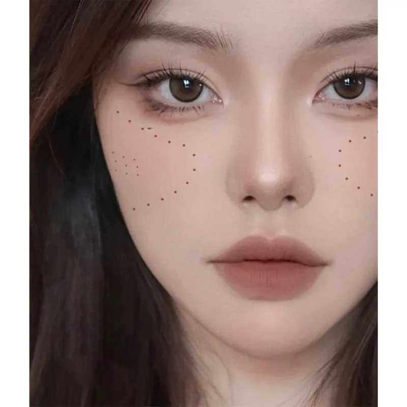 Low Saturation Eyeshadow Palette 12 Colors Eyeshadow Palette Matte Low Saturation Eye Shadow Long Lasting Pigmented ShadesCL240812