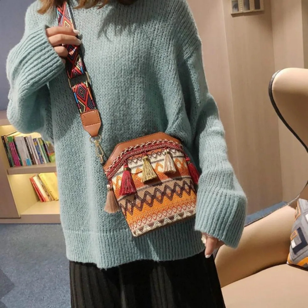 Ethnic Style Woven Tassel Bucket Bag Bohemian Oneshoulder Messenger Crossbody Bags for Women 240810Z