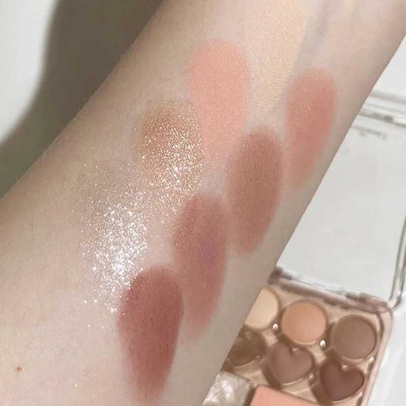 12 color Love Heart eye shadow palette nude natural flash pink low saturation eye shadow tray delicate eye shadow cosmeticsW241212