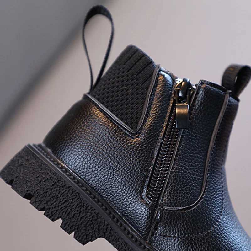 2024 New Ant/Winter Boys and Girls Boots Childrens Warm Shoes Anti slip Childrens Outdoor Boots with Cashmere for Boys W240810