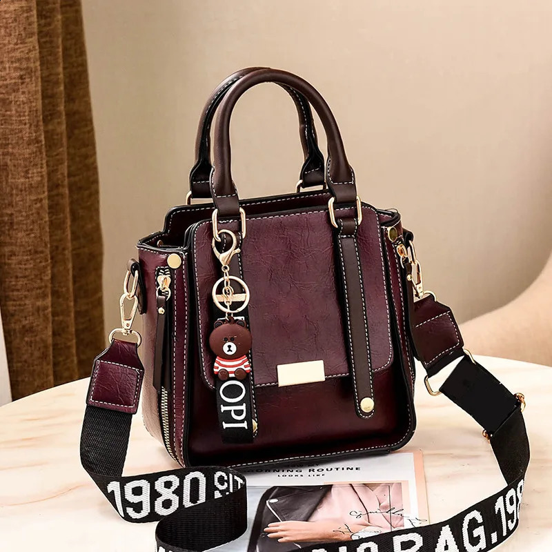 Retro Womens Handbag Korean Simple and Casual Tote Bag Temperament Ladies One Shoulder Crossbody Small square bag 240812Z
