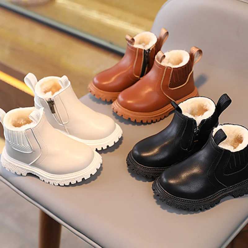 2024 New Ant/Winter Boys and Girls Boots Childrens Warm Shoes Anti slip Childrens Outdoor Boots with Cashmere for Boys W240810