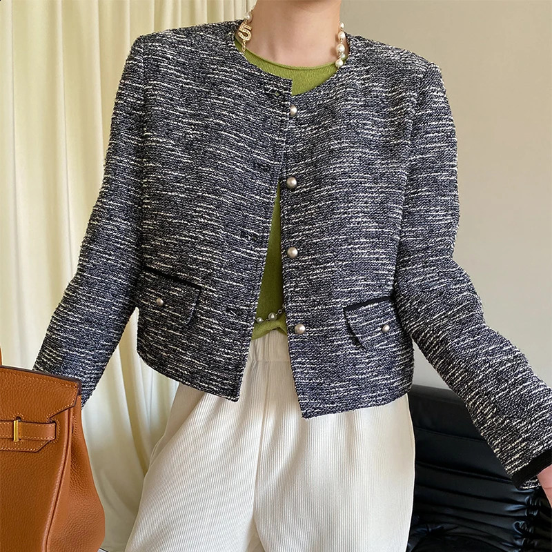 Long Sleeved Elegant Short Tweed Coat Women Spring Autumn Trend Classic O-neck Single Breasted Wool Blend Jackets 240812