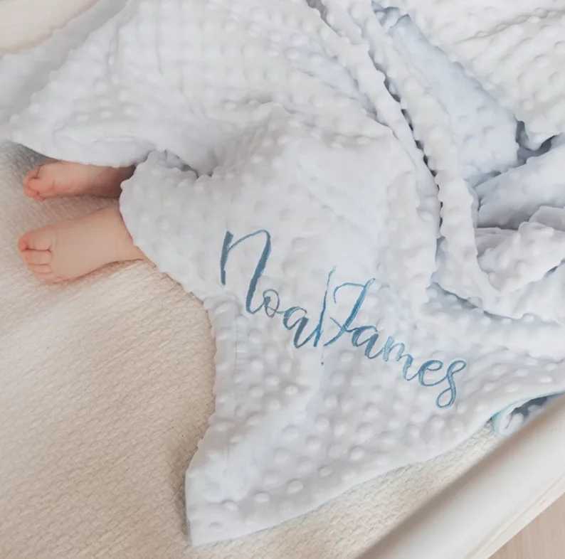 Customized embroidery name Velvet soft and breathable suitable for outdoor travel air conditioning baby blanket windproofW240810