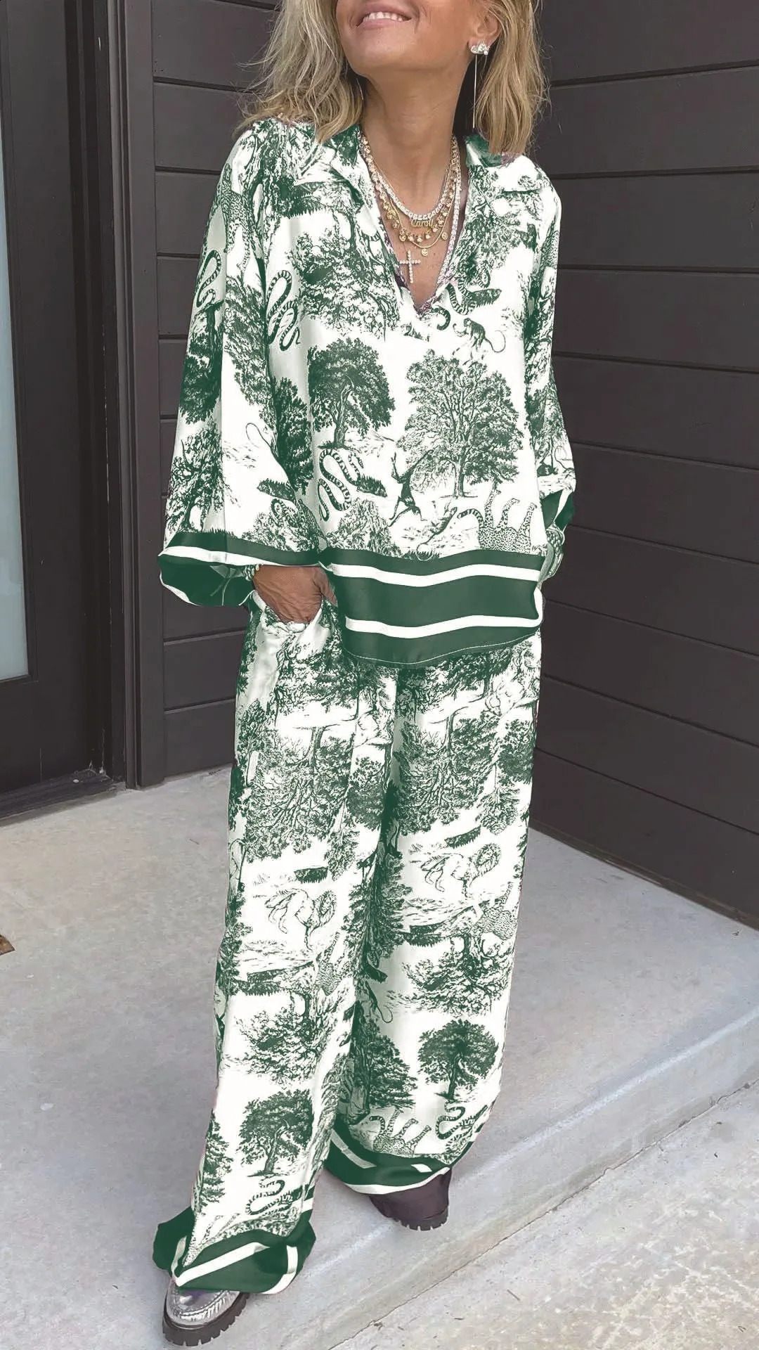 Summer Fashion Ink Print Two Piece Set Women Causal V-neck Shirt Wide Leg Pants Satin Two Piece Set Women 240812