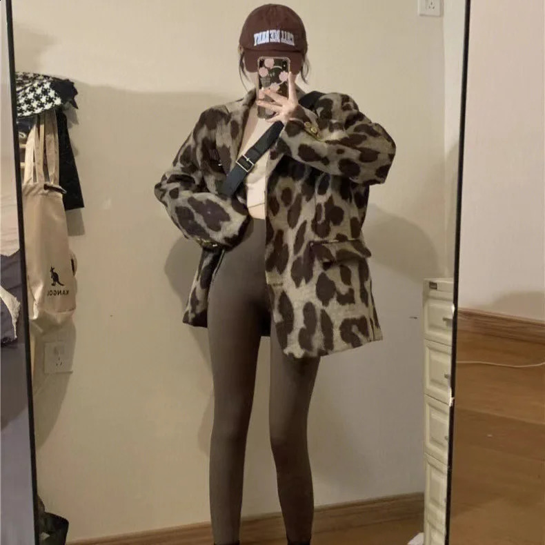 Womens Autumn and Winter American Style Short Leopard Print Tweed Blazer Retro Casual Solid Color Loose Printed Tweed Jacket 240812