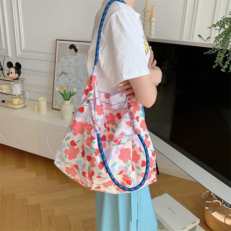 Yuda Fashionable Retro Flower Cotton Fabric Womens Shoulder Bag Large Leisure Shopping Handbag 240812