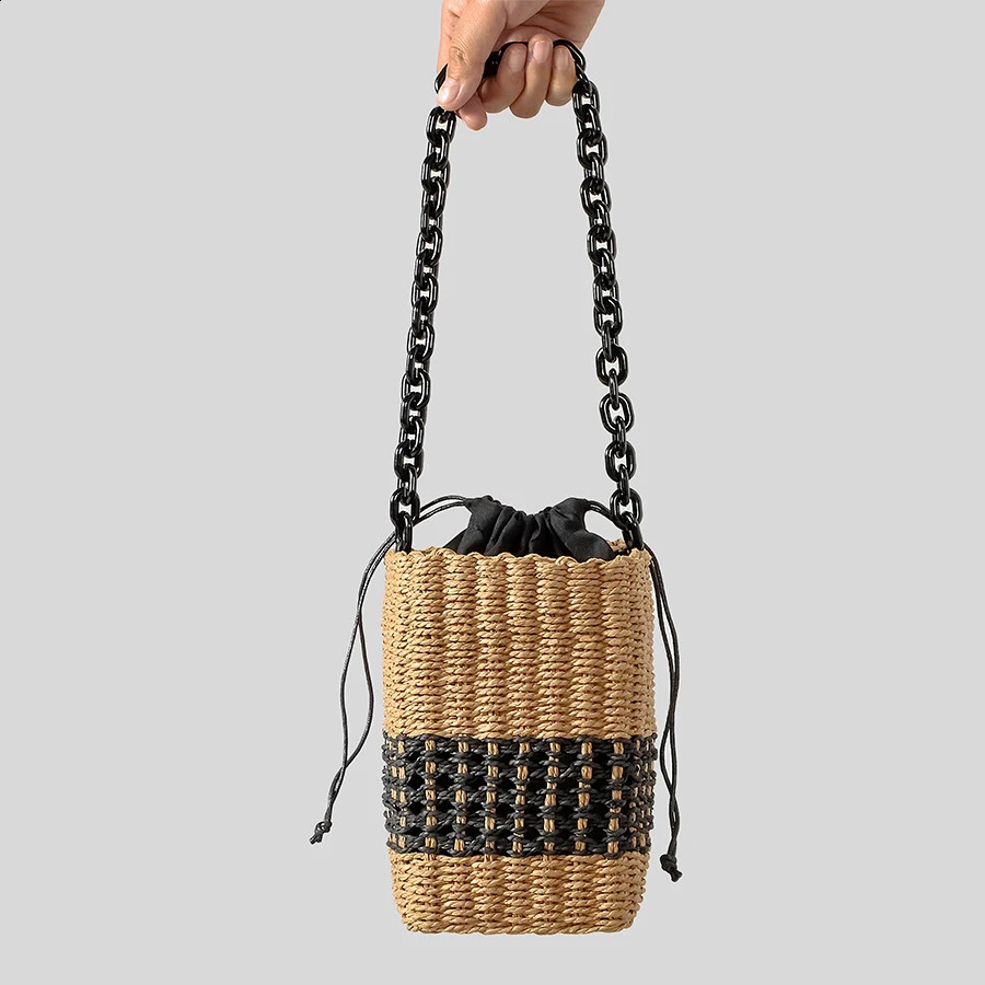 Fashion Acrylic Chains Straw Buckets Bag Woven Women Shoulder Bags Handmade Summer Beach Bag Trend Small Bali Purses 240812