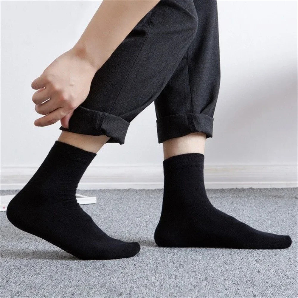 10 PairSet Fast Send Mid Length Cotton Socks Men Solid Color Antibacterial Deodorant Sweat Absorbing Simple Socks 240812