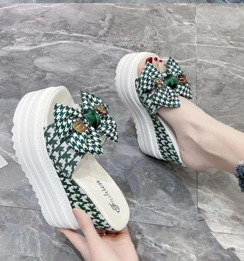 Sandals 2024 Women's High Heel Slippers Luxury Platform 11CM Sandal Summer Designer Fashion Bow Women Wedge Beach Shoes Lides
