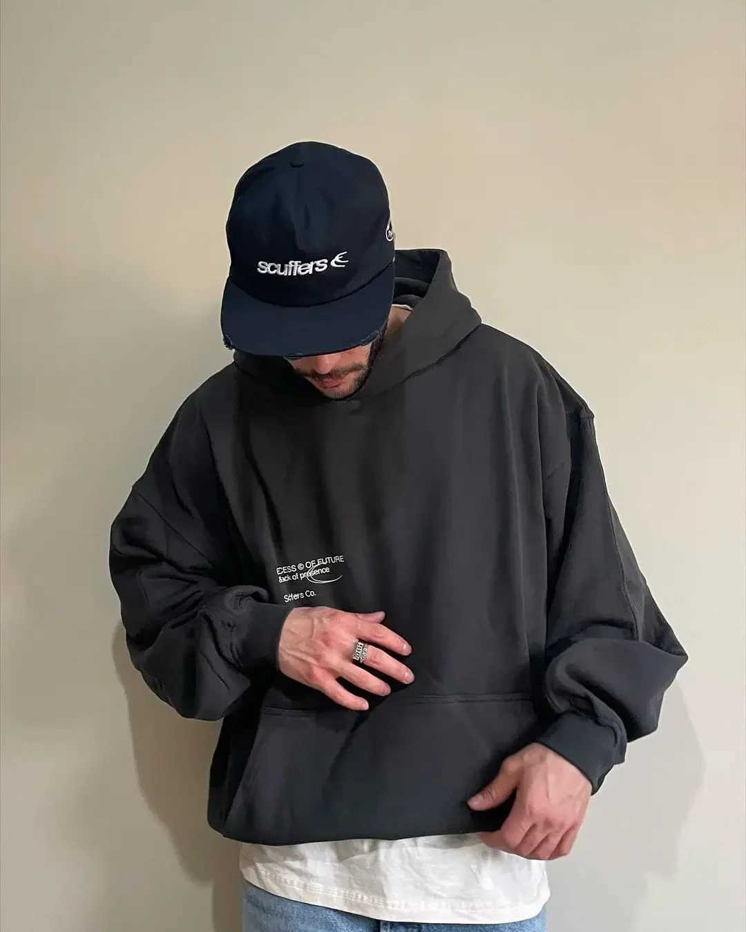 New punk rock Y2k mens hoodie with letter graphics super large hoodie sweater Gothic Harajuku hip-hop loose casual top streetwearW240724