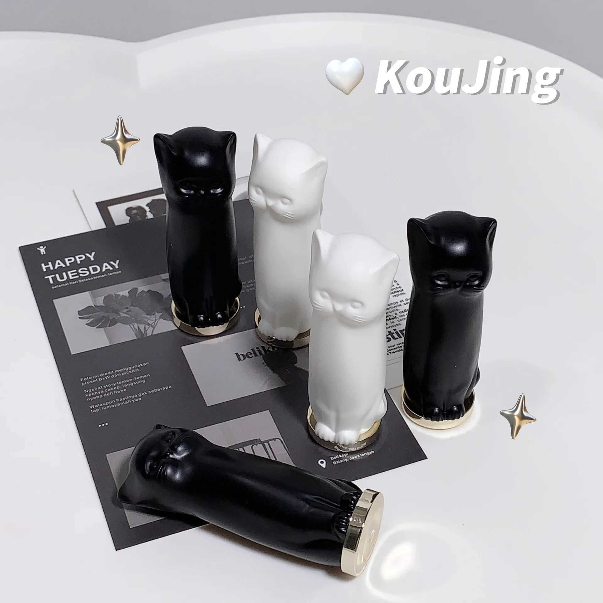 3 sets/5 sets of black and white cat lipstick to prevent dryness remove fading of dry skin moisturize lip lines and take care of student skin W240810