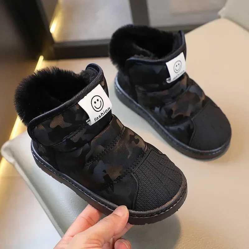 New 2024 Winter Childrens Leather Waterproof Snow Boots for Boys and Girls Fashionable Anti slip Childrens Plush Warm Boots Baby Cotton Shoes W240810