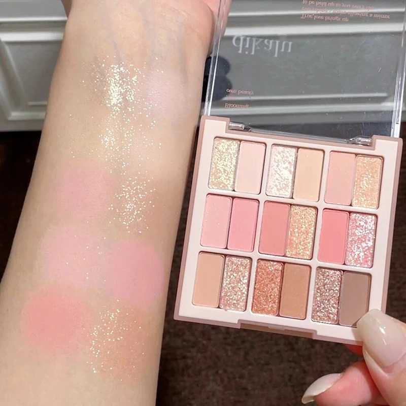 DIKALU 18 Color Eyeshadow Palette Strawberry Summer Matte Eyeshadow Plate Low-saturation Waterproof Long-lasting Portable MakeupCL240812