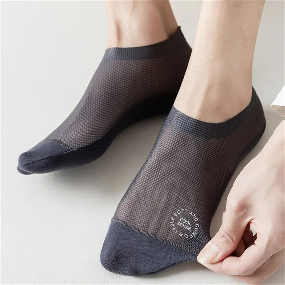 3 Pairs Ice Silk Mens Invisible Boat Socks Summer Thin COTTON SOLE Non Slip Low Cut Short Socks Breathable Mesh 240812