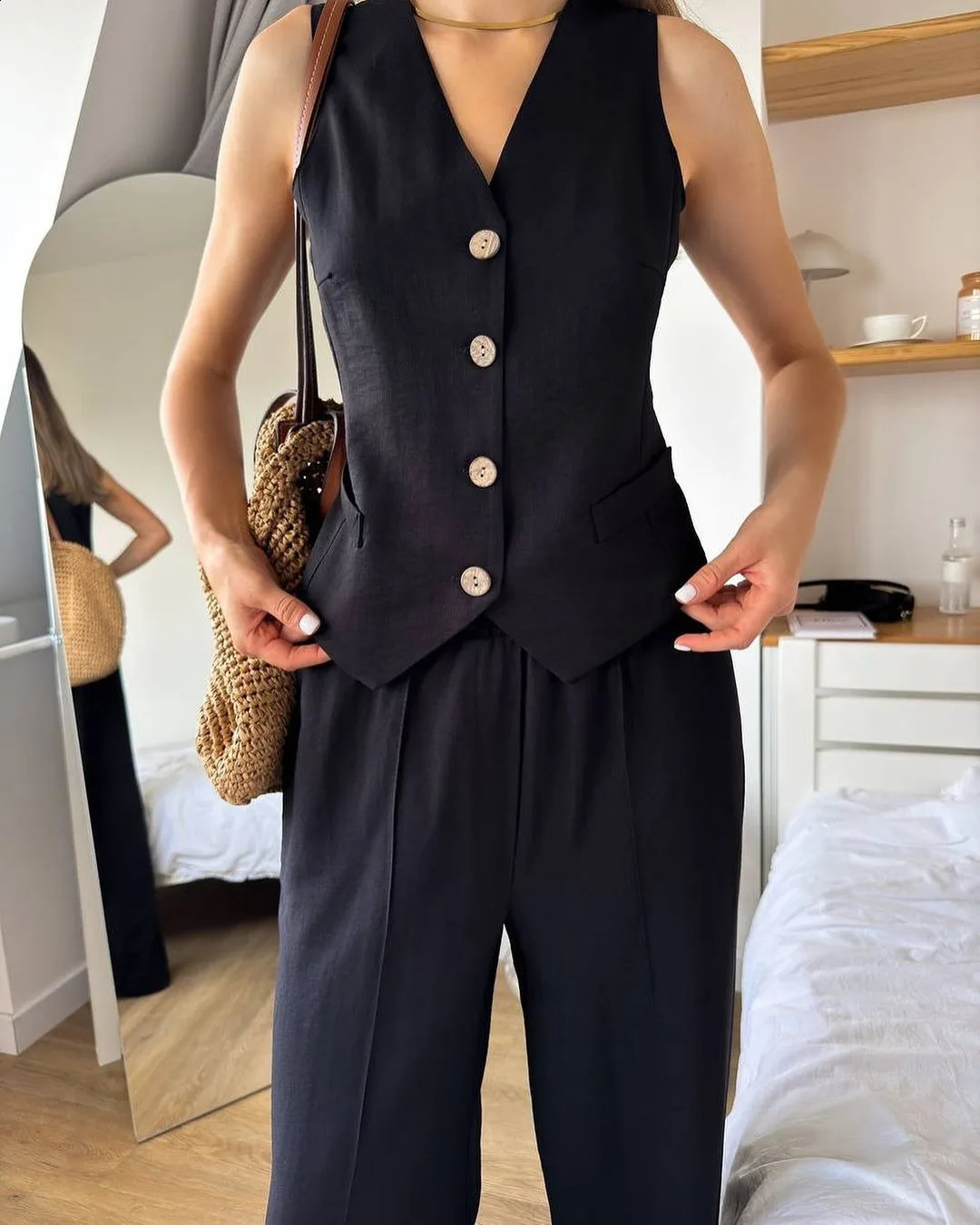 Womens Two-piece Solid Color V-neck Sleeveless Button Down Vest with Hanging Wide Leg Pants Casual Set for Summer 240812