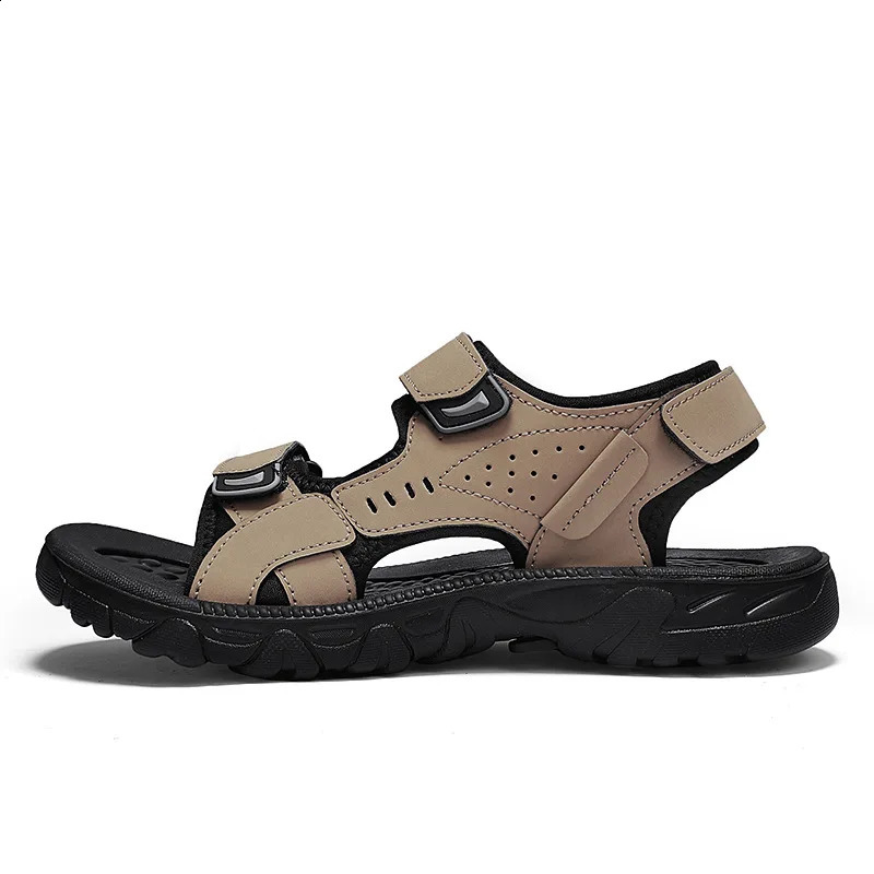 Sandals for men summer wear teenage beach sandals non-slip wear-resistant trend driving outdoor dual-use D633 240812