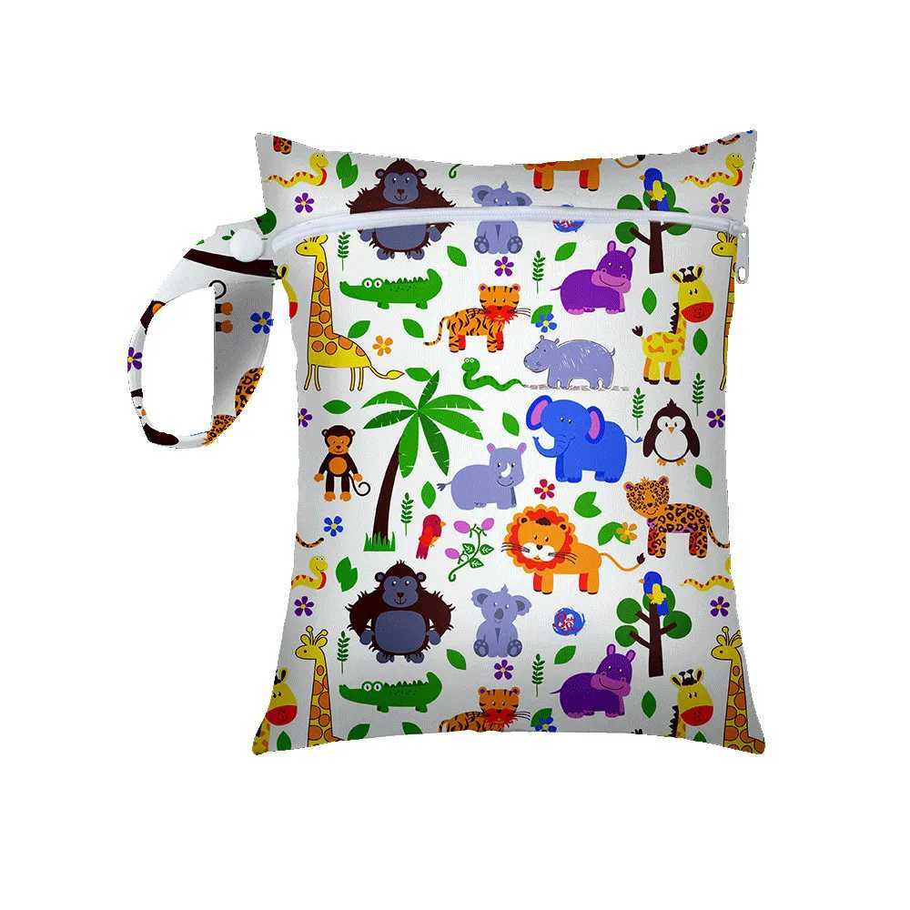 AI2 16 * 20cm waterproof baby cloth sleepwear diaper bag washable PUL printed fabric zipper wet bag W240812