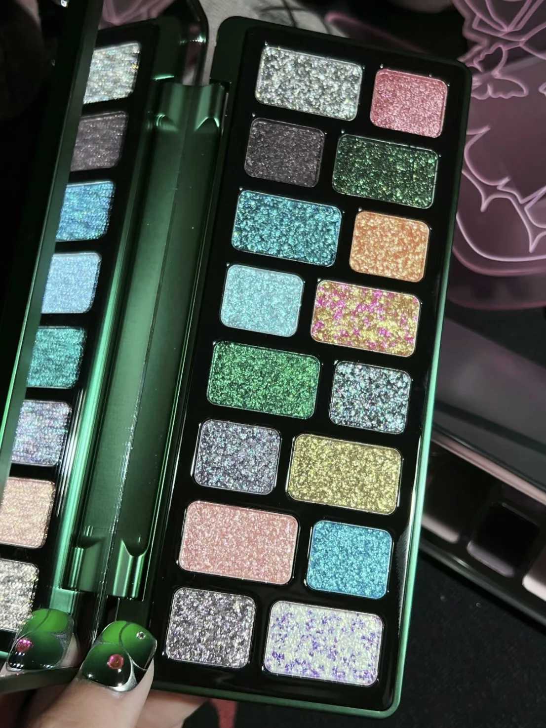 Qianyan 16 color eye shadow matte flash plate powder black Qianyan Cheeeyep jeans sequinsW241212