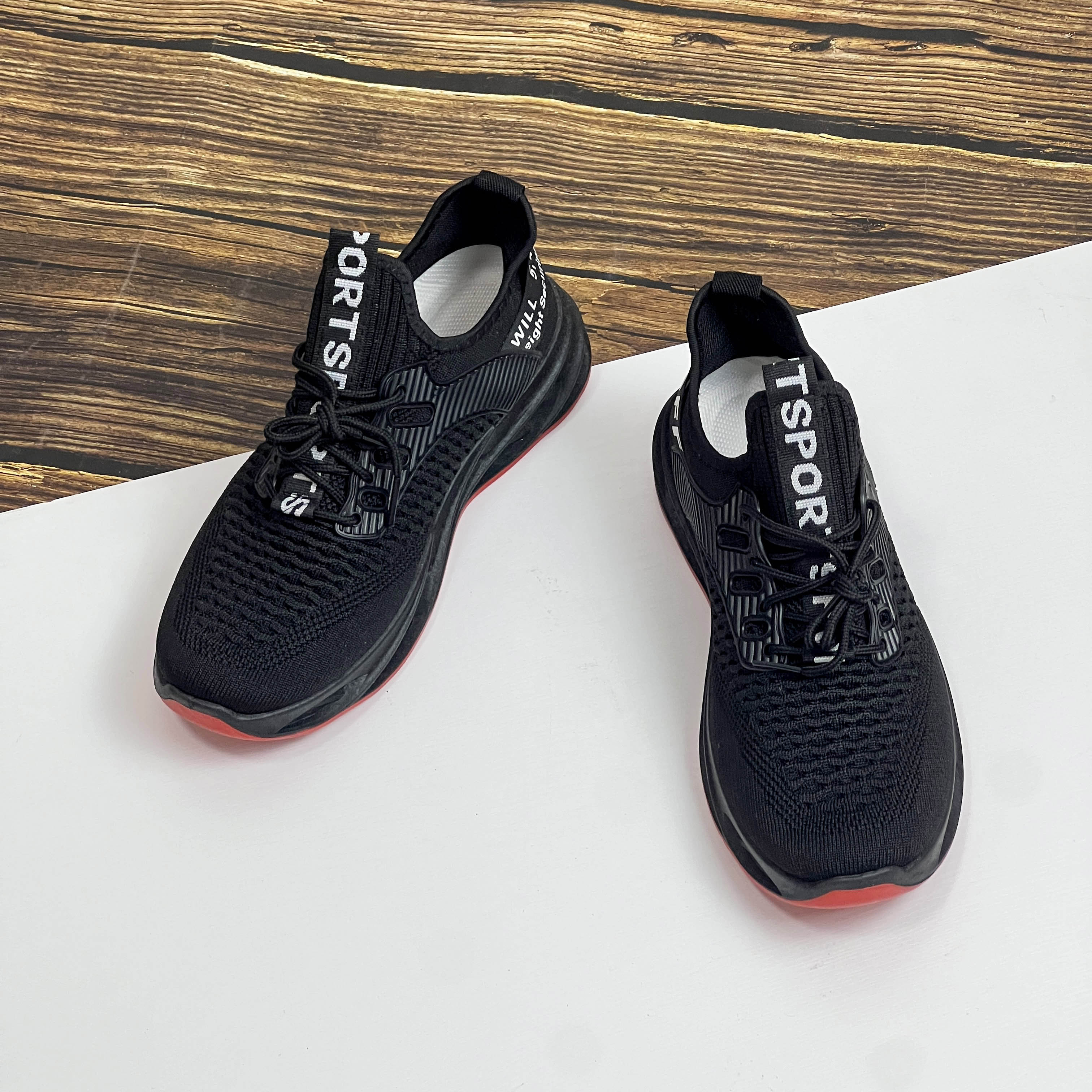 Breathable Casual Sneakers: Men's Sports Trainers in Classic Black and White dh910320090