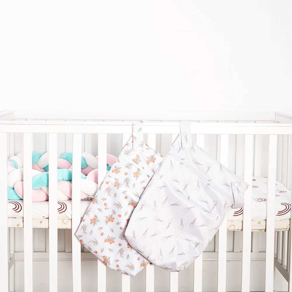 HappyFluent 30 * 40cm 2 Zipper Pocket Wet/Dry Urine Bag Handcart and Baby Bed Hangable Waterproof Reusable Mummy Travel Bag W240812